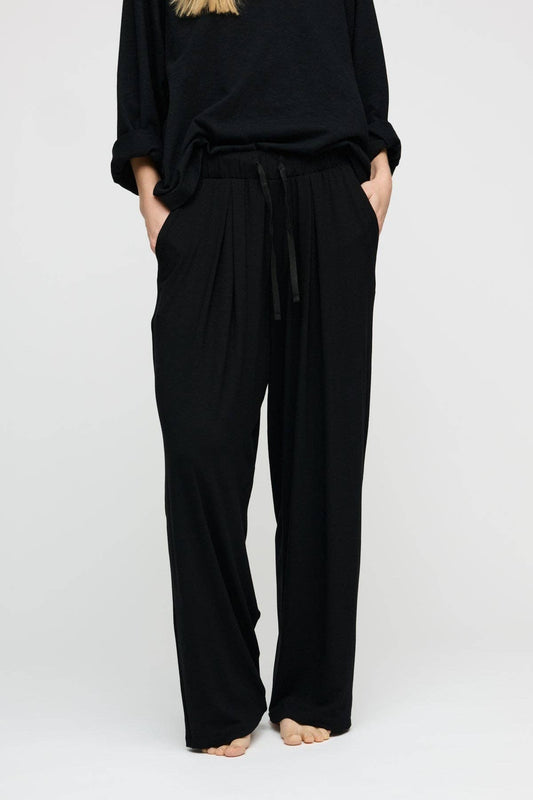 PLEATED TROUSERS | Ecovero™ viscose black