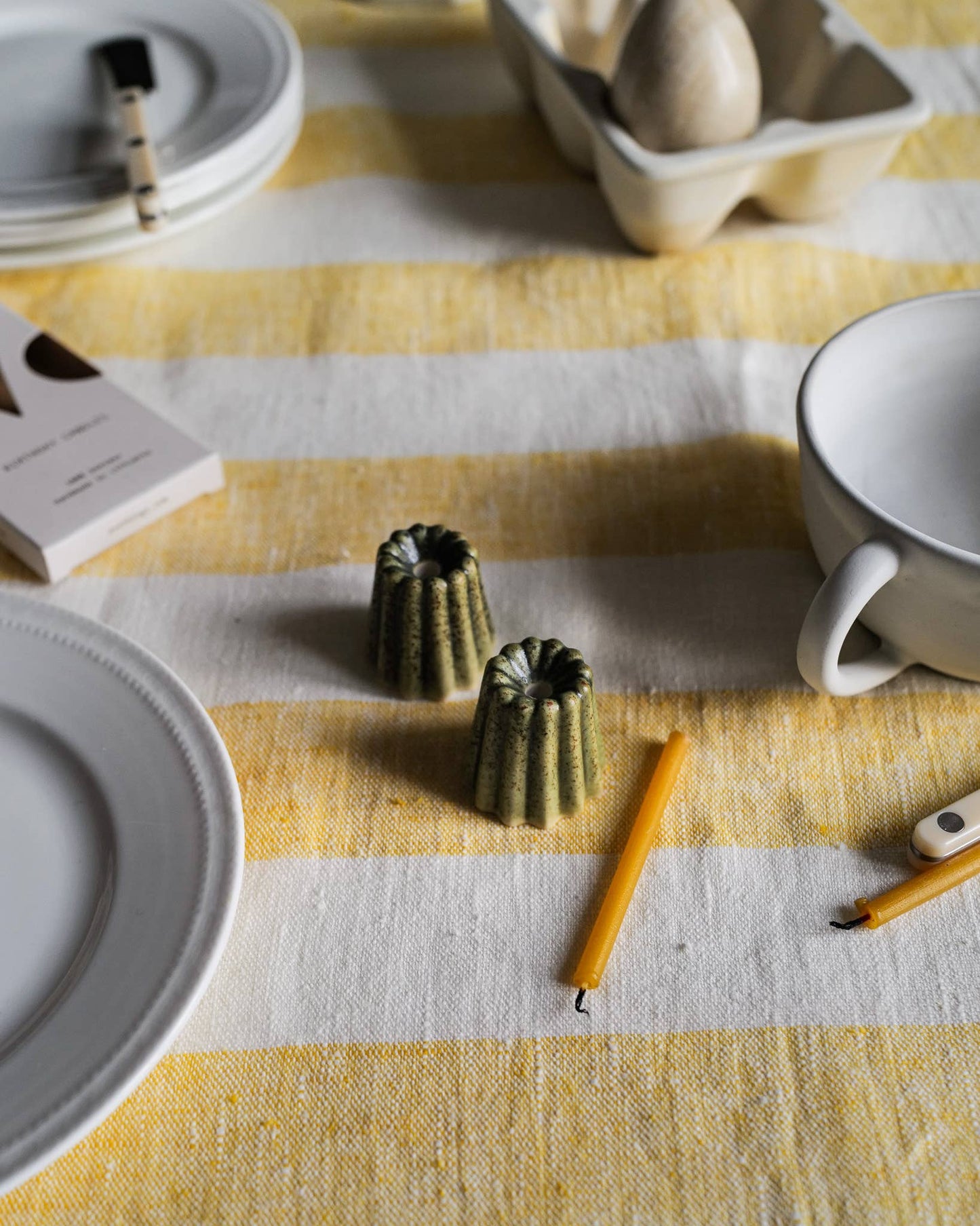 Kerzenhalter aus Porzellan: Mattes Blaugrau