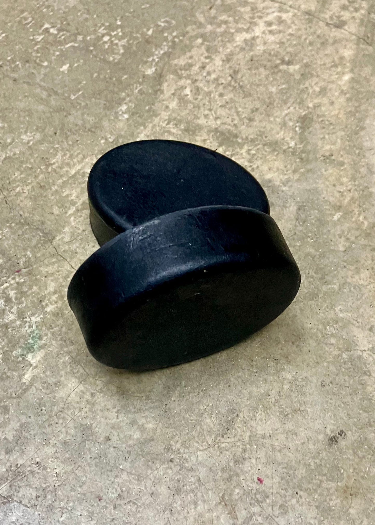 BLACK ORGANIC SOAP | charcoal & essential oil