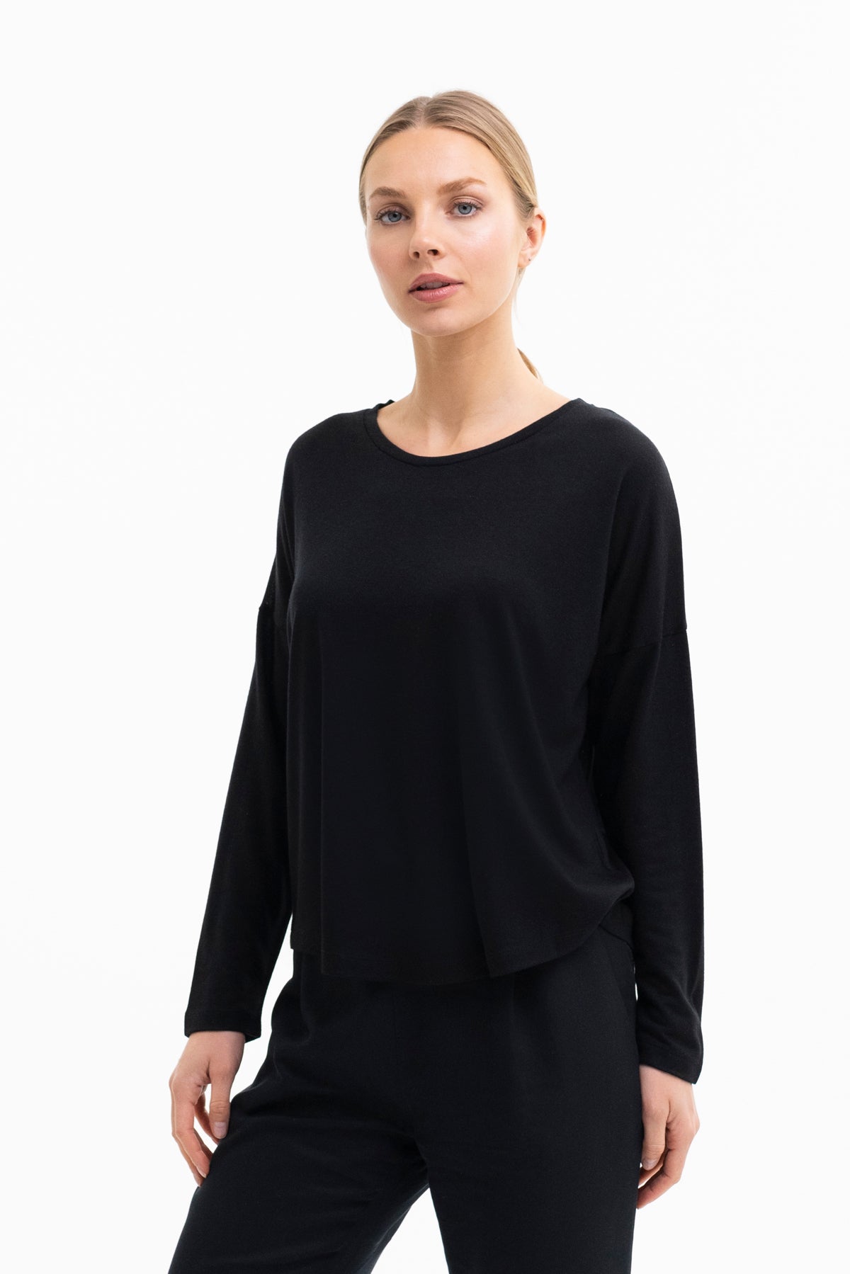 PREMIUM LONGSLEEVE LOOSE FIT | Tencel™ wool mix black