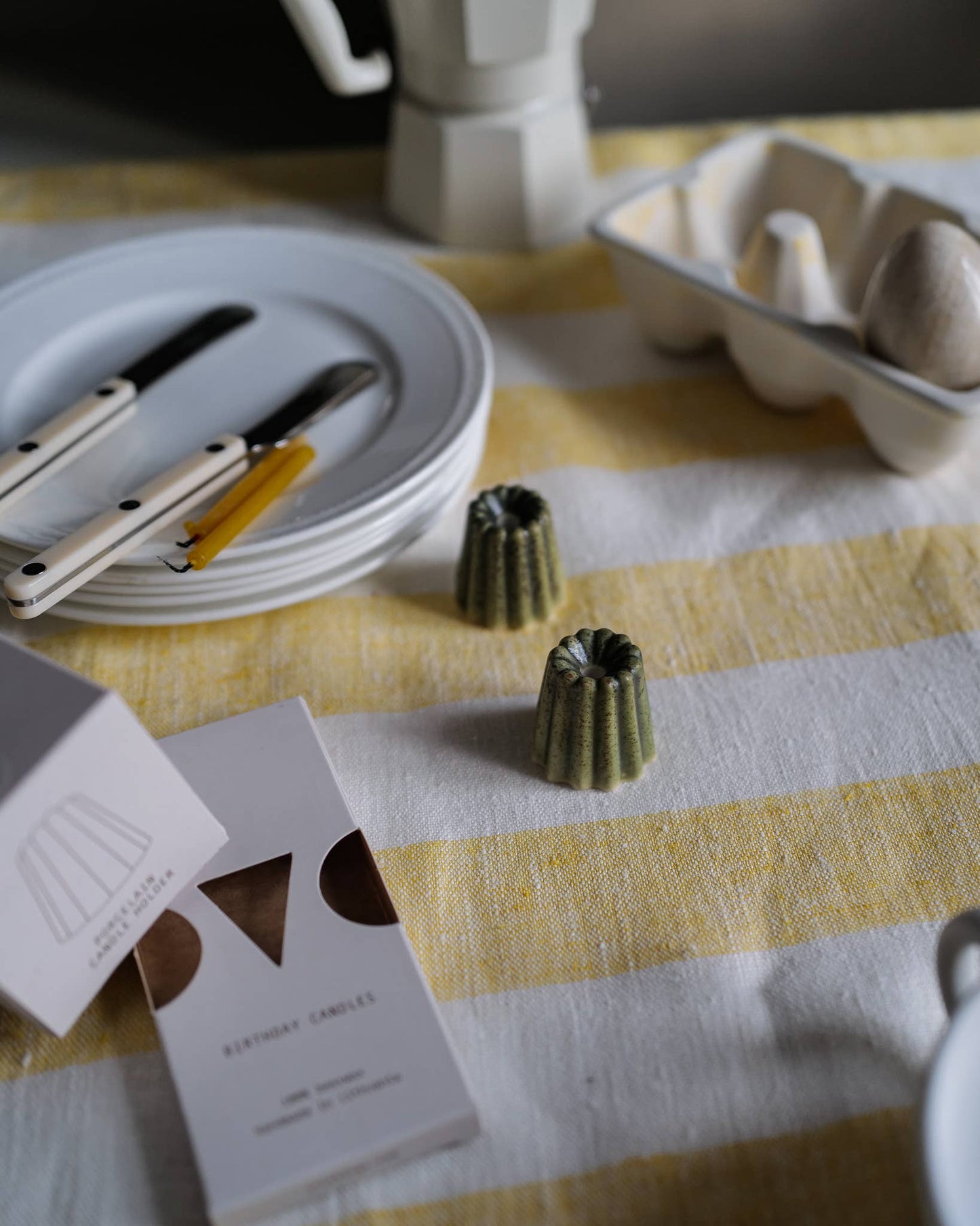 Kerzenhalter aus Porzellan: Mattes Weiß